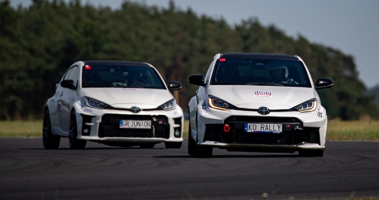 TOYOTA GR CUP 2026 na półmetku sezonu. Kolejni finaliści w rywalizacji torowej i digital motorsport