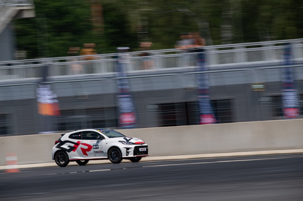 TOYOTA GR CUP 2026 na półmetku sezonu. Kolejni finaliści w rywalizacji torowej i digital motorsport