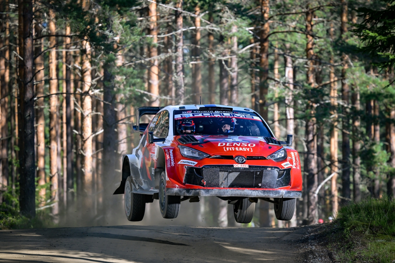 Sami Pajari ponownie triumfuje. Kierowcy TOYOTA GAZOO Racing World Rally Team zajęli całe podium Rajdu Finlandii