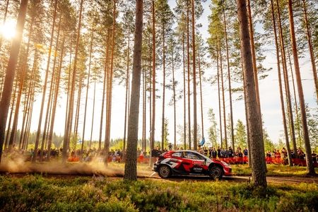 Sami Pajari ponownie triumfuje. Kierowcy TOYOTA GAZOO Racing World Rally Team zajęli całe podium Rajdu Finlandii