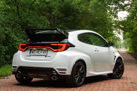 Aero Performance to najlepsza wersja GR Yarisa. Efektowny wygląd i poprawione prowadzenie hot-hatcha