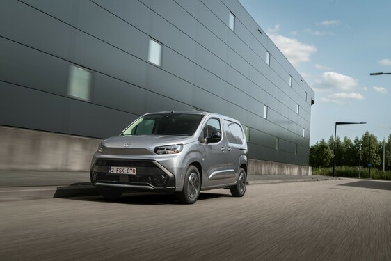 PROACE MAX z dużym wzrostem w segmencie HDV. Toyota Professional z mocną pozycją na rynku LCV i dwoma modelami w Top10