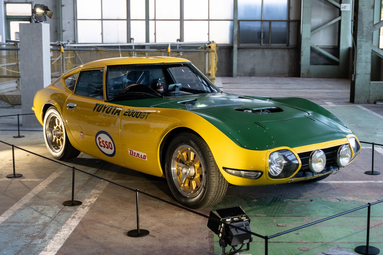 Od Toyoty 2000GT do GR GT. Jak flagowy samochód GAZOO Racing nawiązuje do kultowego poprzednika