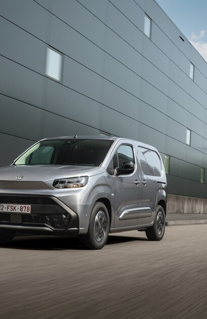 Toyota PROACE CITY Electric z funkcją V2L. Wszechstronny van z energią do zasilania elektronarzędzi lub sprzętu turystycznego