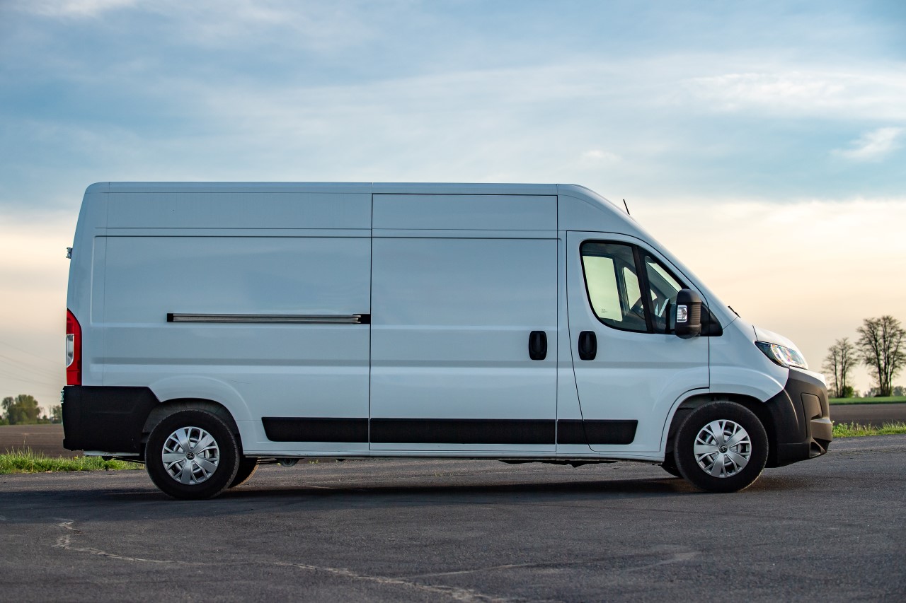 Toyota PROACE MAX z rabatem nawet do 61 980 zł netto. Ostatnie egzemplarze z 2025 roku produkcji