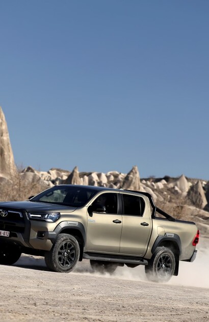 Toyota Hilux w wersji Executive i pakietem Sport. Ostatnie egzemplarze z korzyścią przekraczającą 45 tys. zł netto