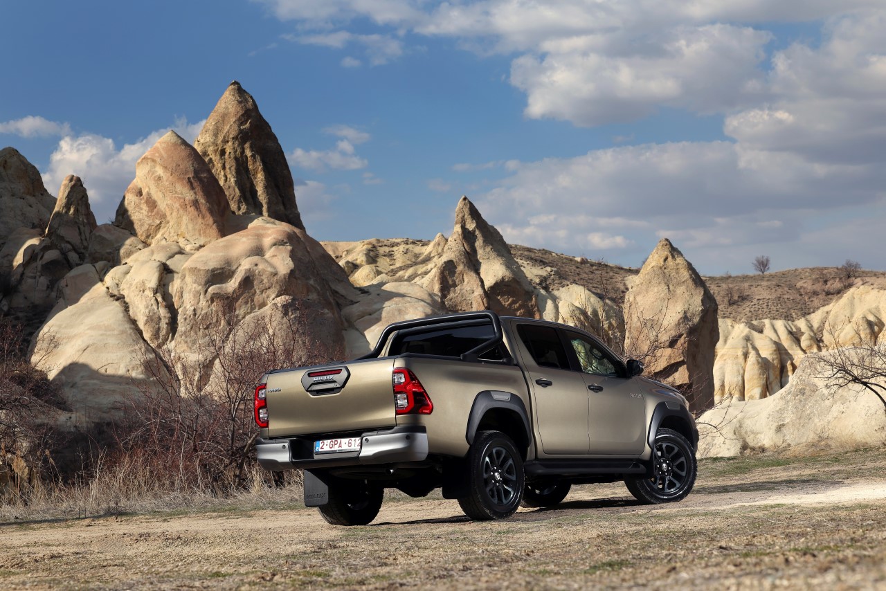 Toyota Hilux w wersji Executive i pakietem Sport. Ostatnie egzemplarze z korzyścią przekraczającą 45 tys. zł netto