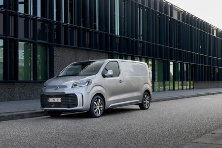 Specjalna oferta leasingu dla firm kurierskich na Toyoty z rodziny PROACE. Atrakcyjne warunki, niskie raty i brak opłaty wstępnej w KINTO One