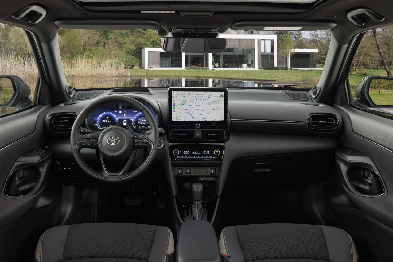 Nowa Toyota Yaris Cross z rabatem. Udoskonalony miejski crossover od 105 300 zł