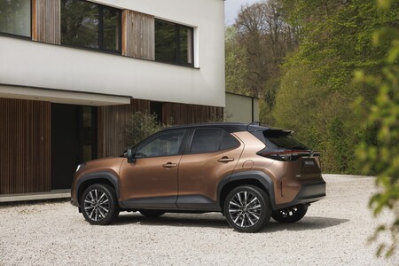 Nowa Toyota Yaris Cross z rabatem. Udoskonalony miejski crossover od 105 300 zł