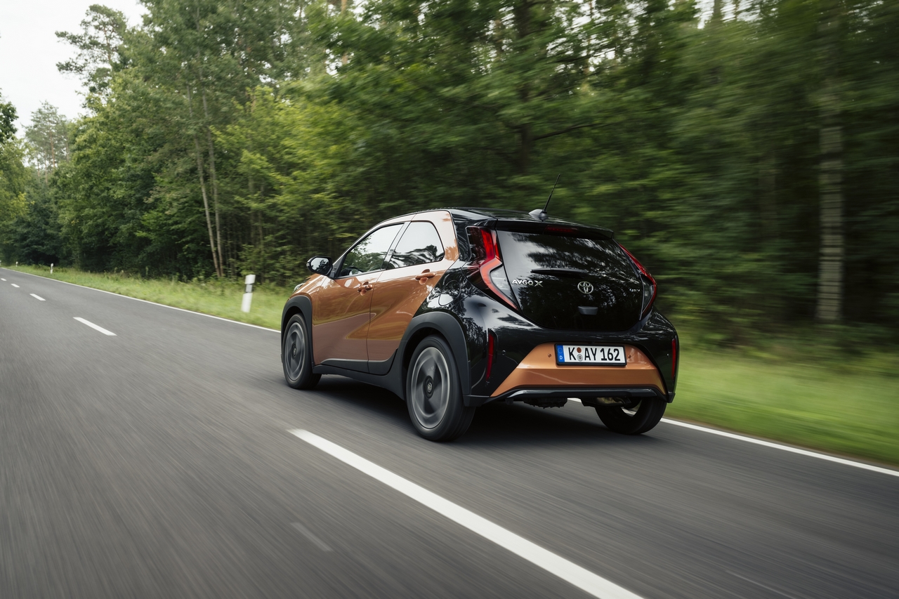Toyota zdominowała ranking Carwow. Yaris Cross, Aygo X i Yaris najbardziej ekonomicznymi modelami