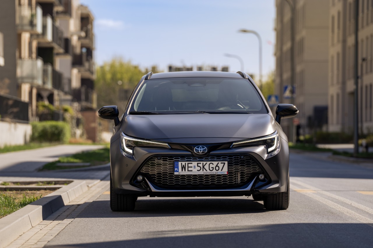 Toyota umacnia pozycję lidera polskiego rynku. Ponad 200% wzrostu rejestracji aut elektrycznych