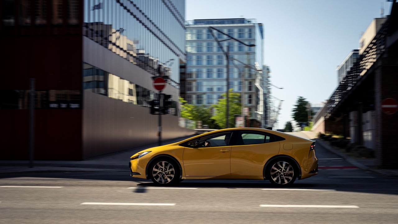 Hybrydy plug-in Toyoty oszczędne i wydajne na polskich drogach. 2,5 l/100 km zużycia paliwa i ponad 73% czasu jazdy w trybie EV