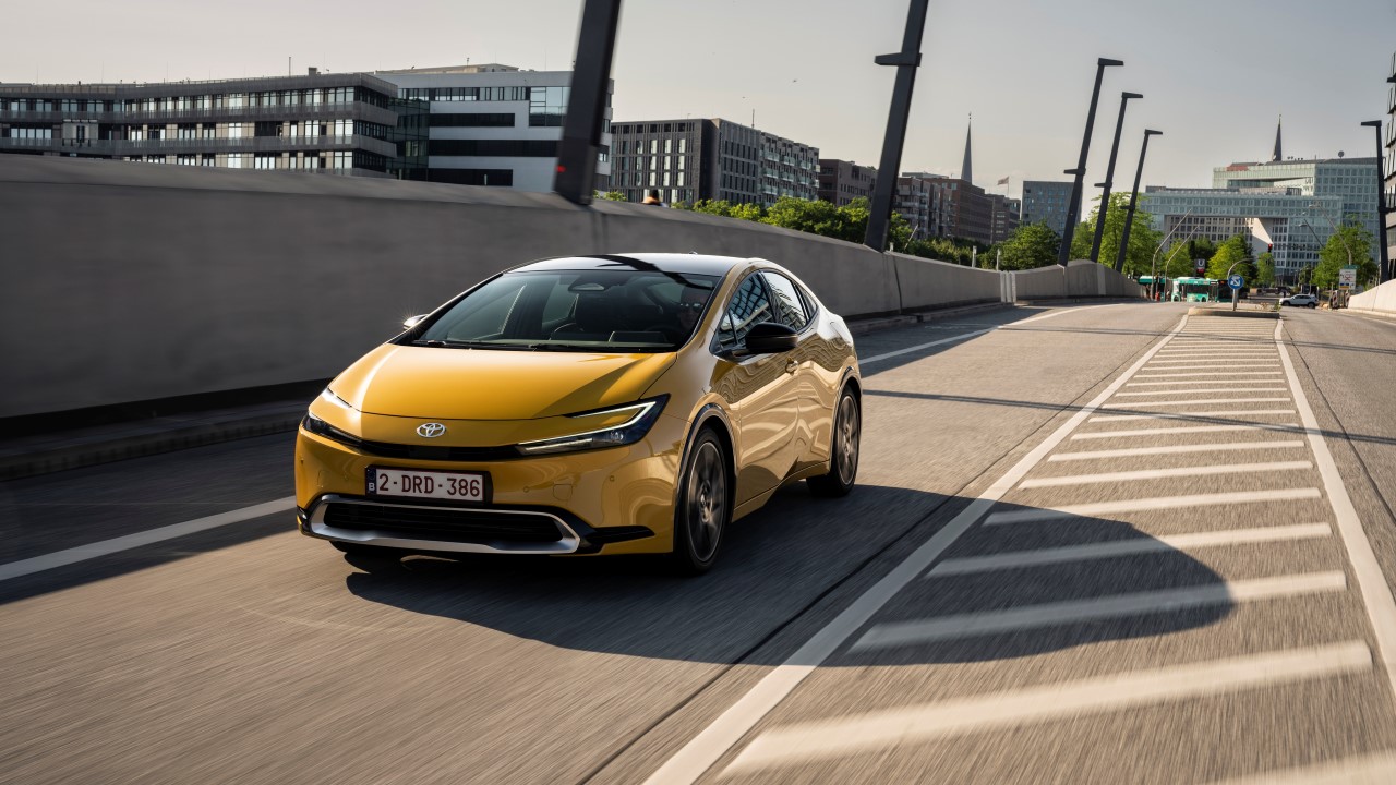 Hybrydy plug-in Toyoty oszczędne i wydajne na polskich drogach. 2,5 l/100 km zużycia paliwa i ponad 73% czasu jazdy w trybie EV