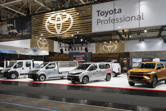 Toyota zwiększy swój udział w rynku LCV dzięki wysokiej jakości, wyznaczającej standardy obsłudze klienta i szerokiej ofercie
