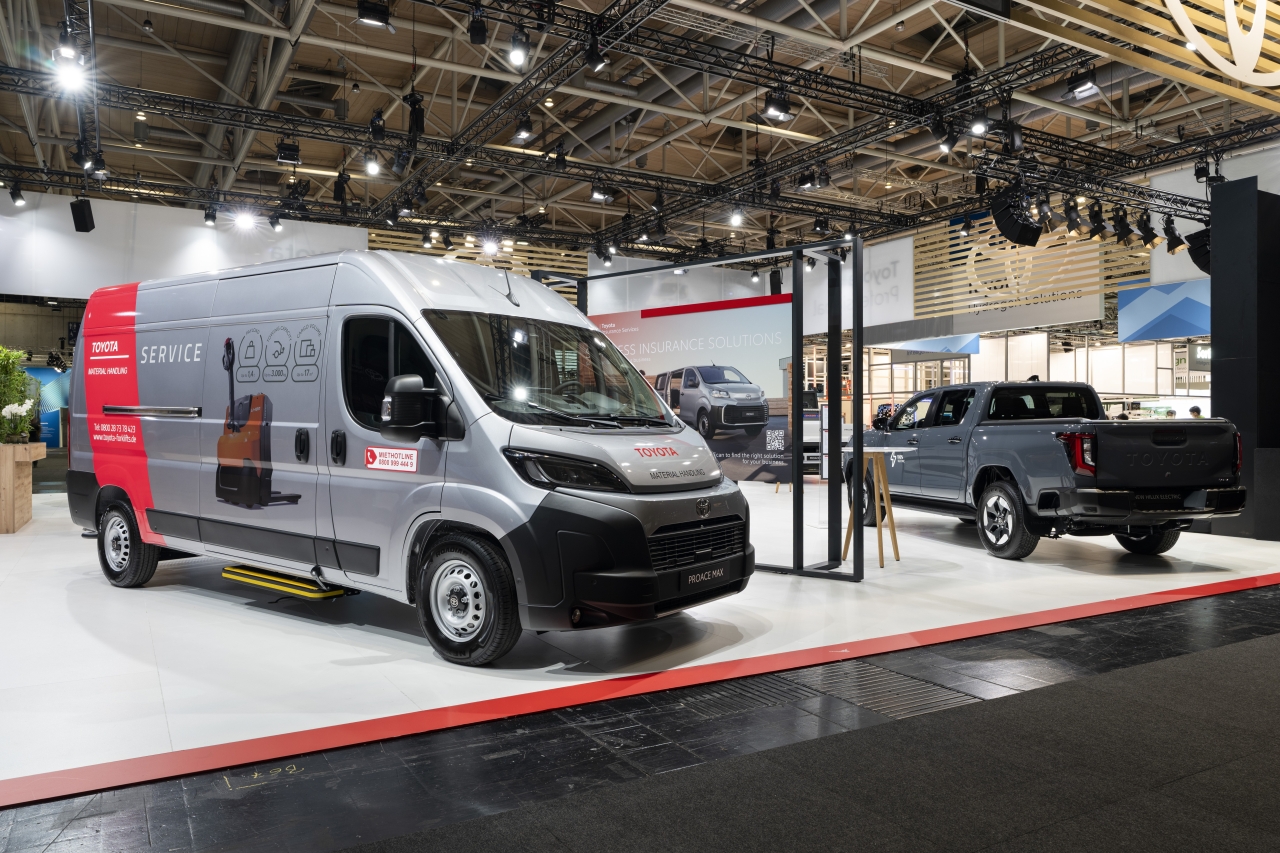 Toyota zwiększy swój udział w rynku LCV dzięki wysokiej jakości, wyznaczającej standardy obsłudze klienta i szerokiej ofercie