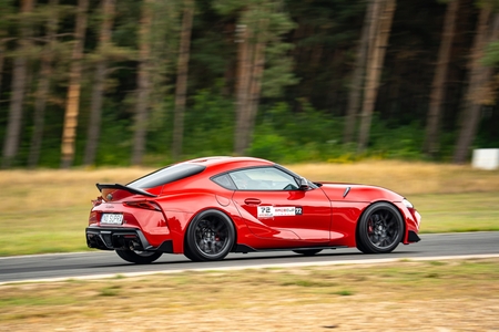 TOYOTA GR CUP 2026: kolejni finaliści po rywalizacji na Torze Poznań. Czas na Tor Kielce i GR86 na Mugello