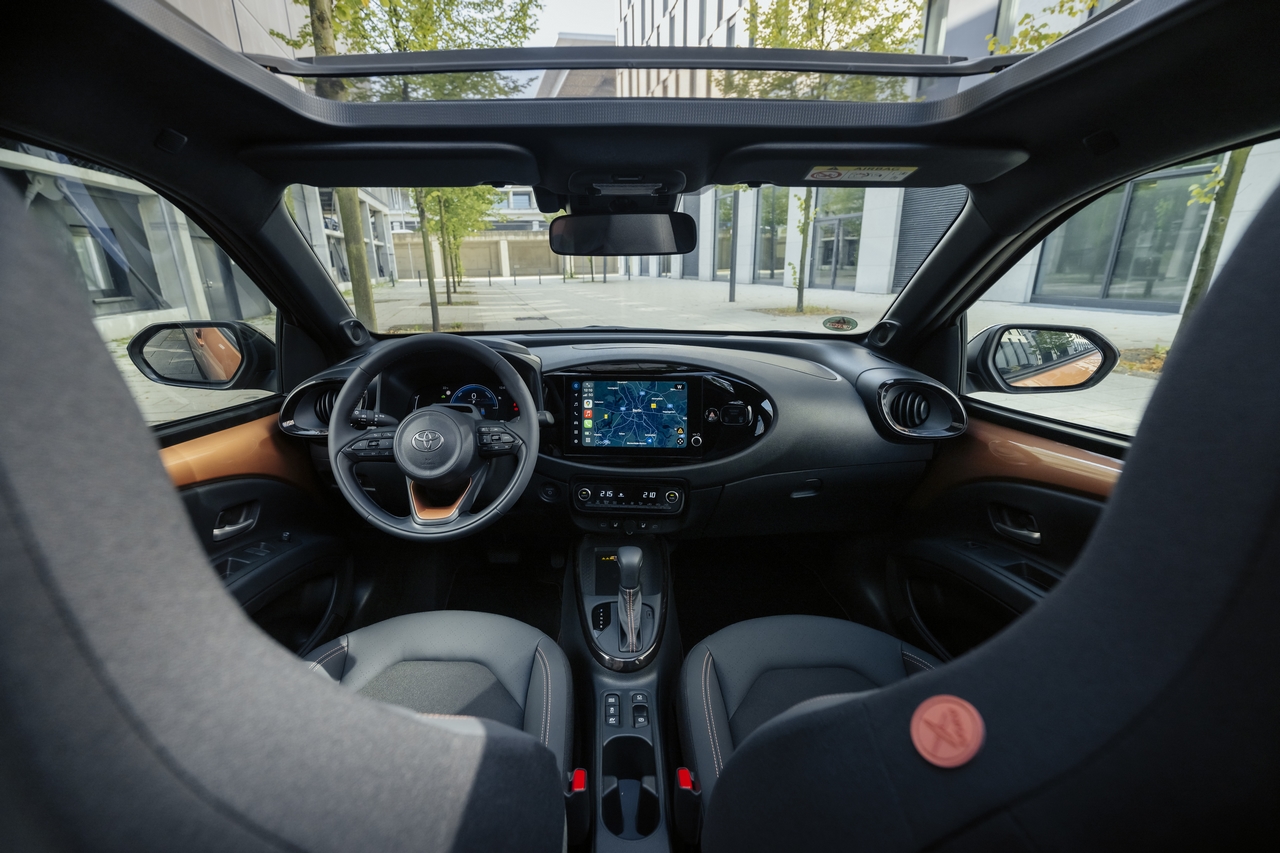 Hybrydowa Toyota Aygo X stworzona do miasta. 116 KM i zużycie paliwa od 2,9 l/100 km
