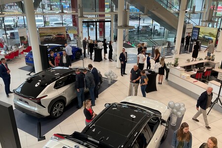 Toyota ma najlepszą sieć sprzedaży w Polsce. Wyniki Wielkiego Testu Salonów 2026 magazynu „Auto Świat”