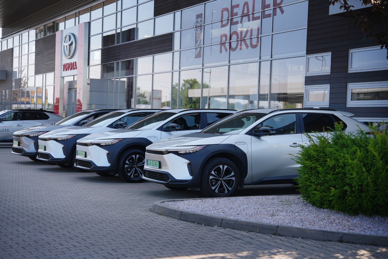 Toyota ma najlepszą sieć sprzedaży w Polsce. Wyniki Wielkiego Testu Salonów 2026 magazynu „Auto Świat”