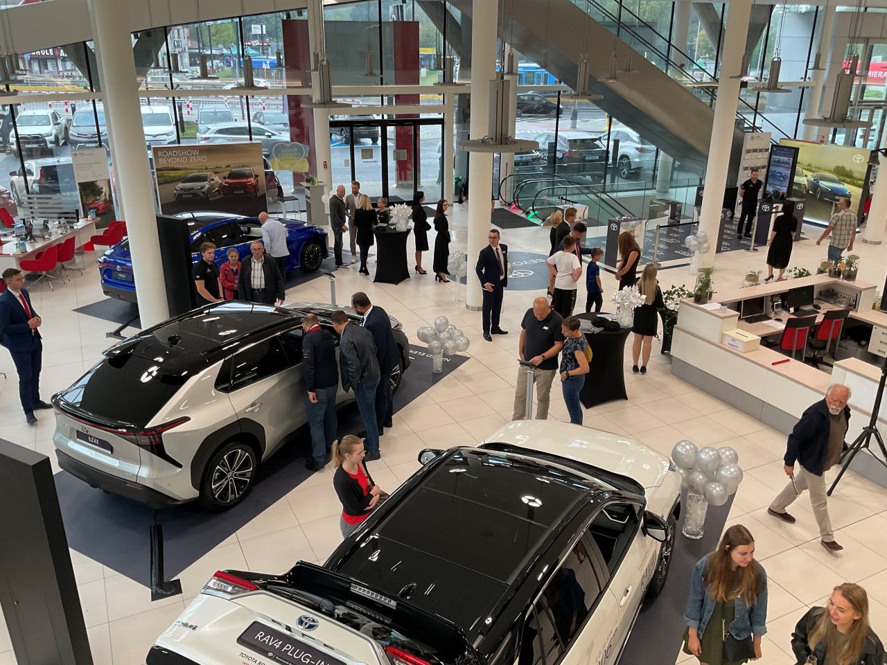 Toyota ma najlepszą sieć sprzedaży w Polsce. Wyniki Wielkiego Testu Salonów 2026 magazynu „Auto Świat”