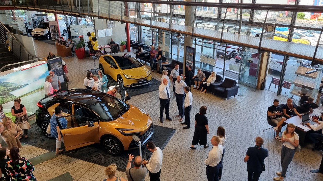 Toyota ma najlepszą sieć sprzedaży w Polsce. Wyniki Wielkiego Testu Salonów 2026 magazynu „Auto Świat”