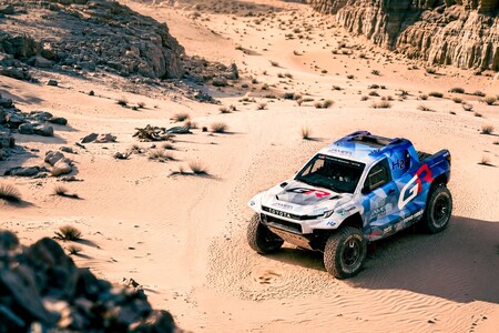 GAZOO Racing przedstawia oficjalnych partnerów projektu wodorowego Hiluxa w Rajdzie Dakar 2027