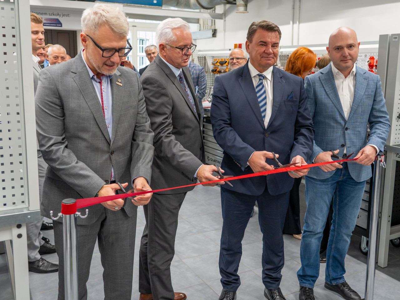 Toyota Central Europe wspiera edukację zawodową. Jak partnerstwo ze szkołą pomaga kształcić przyszłych mechatroników