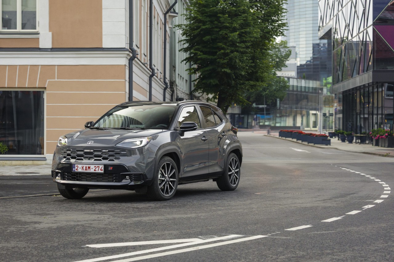 Blisko 150 różnych konfiguracji nowej Toyoty Yaris Cross. Tak można spersonalizować miejskiego crossovera