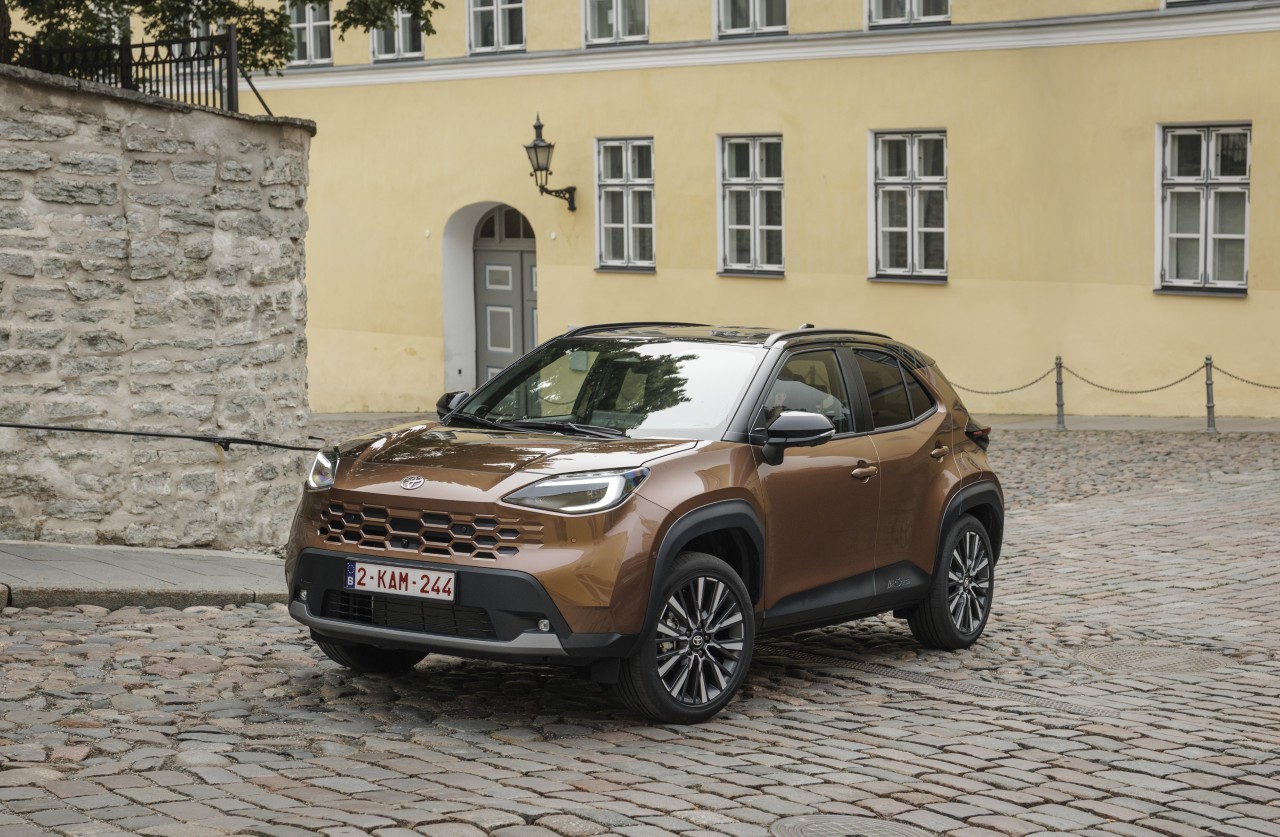 Blisko 150 różnych konfiguracji nowej Toyoty Yaris Cross. Tak można spersonalizować miejskiego crossovera