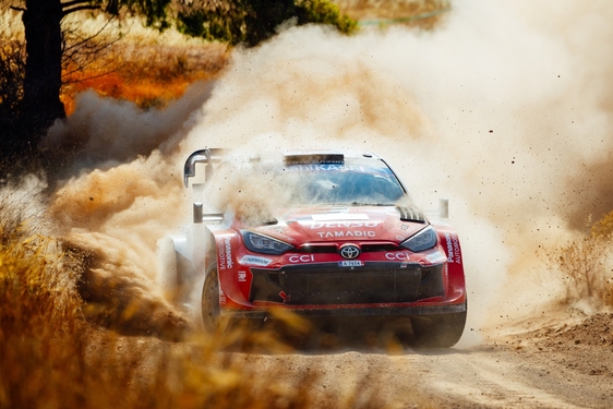 Wszystko rozstrzygnie się na Sardynii. Trzy załogi w Toyotach GR YARIS Rally1 walczą o mistrzostwo świata