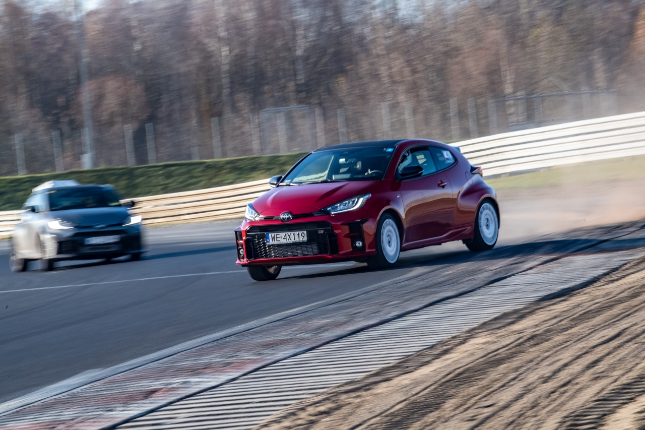 GR Yarisy na Autodrom Słomczyn, GR GT na wirtualny Tor na Wyspie Legend. Trwa walka o finały TOYOTA GR CUP