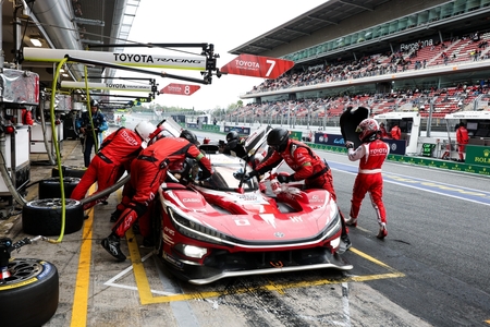 Toyota mistrzem świata WEC 2026! Dublet załóg w TR010 HYBRID w Barcelonie przypieczętował ósmy tytuł producentów