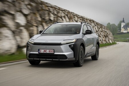 Toyota Motor Europe z rekordową sprzedażą po trzech kwartałach 2026 roku. Yaris Cross bestsellerem, Toyota C-HR+ najpopularniejszym autem elektrycznym