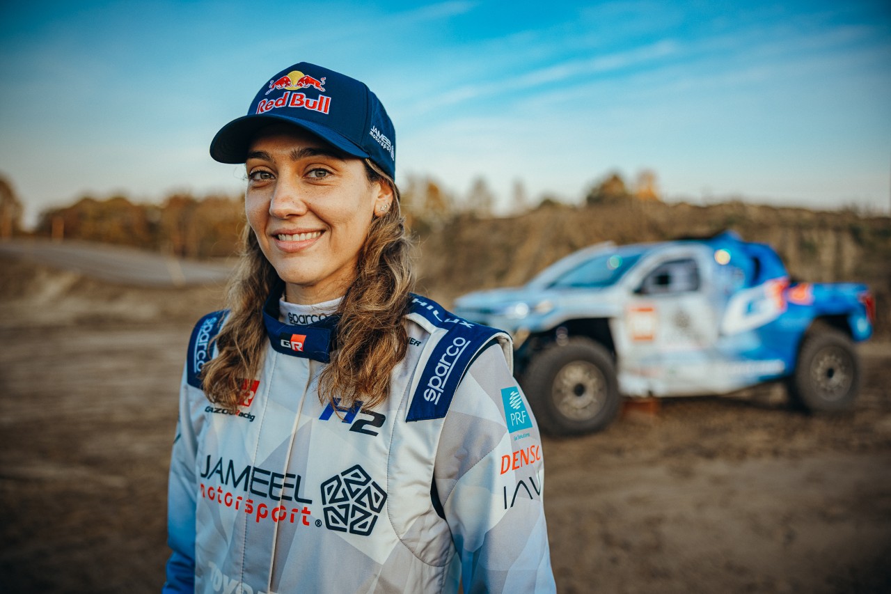 DKR GR FC Hilux rozpoczął testy przed Rajdem Dakar 2027. GAZOO Racing wybrało kierowcę wodorowego samochodu rajdowego