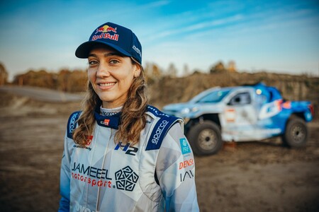 DKR GR FC Hilux rozpoczął testy przed Rajdem Dakar 2027. GAZOO Racing wybrało kierowcę wodorowego samochodu rajdowego