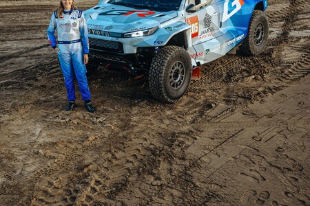 DKR GR FC Hilux rozpoczął testy przed Rajdem Dakar 2027. GAZOO Racing wybrało kierowcę wodorowego samochodu rajdowego