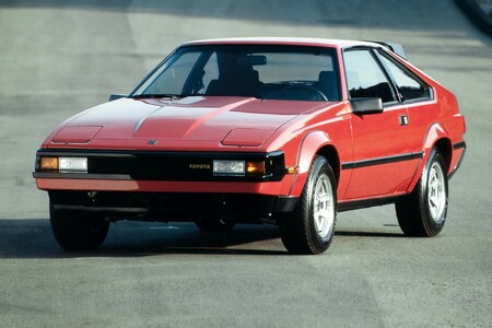 Toyota Supra ma już 40 lat. Pięć generacji sportowej ikony