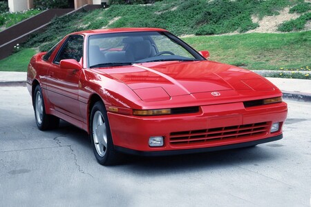 Toyota Supra ma już 40 lat. Pięć generacji sportowej ikony