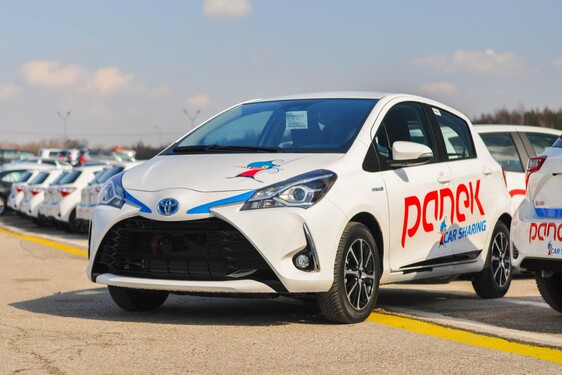 600 hybrydowych Yarisów w programie Panek CarSharing