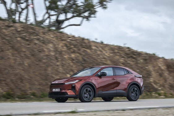 C-HR+ 2025