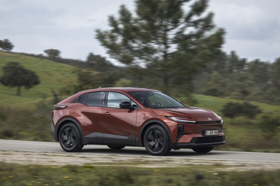 C-HR+ 2025