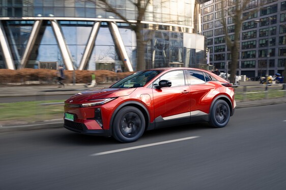 C-HR+ 2025