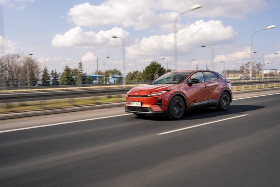 C-HR+ 2025
