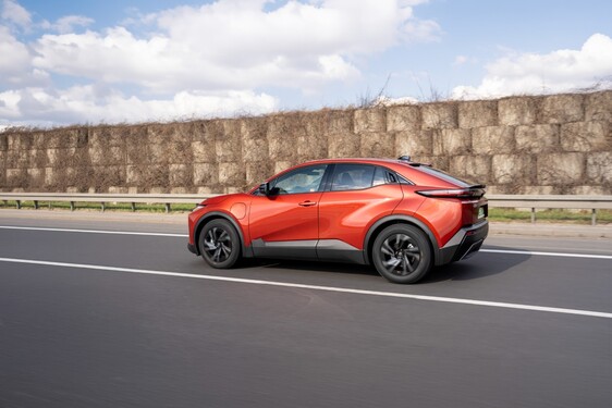 C-HR+ 2025