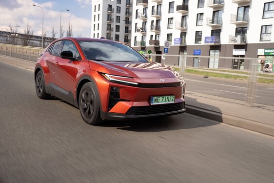 C-HR+ 2025