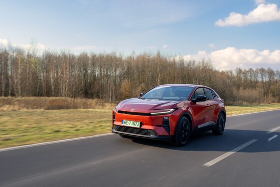 C-HR+ 2025