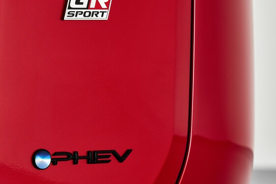RAV4 PHEV GR SPORT 2026