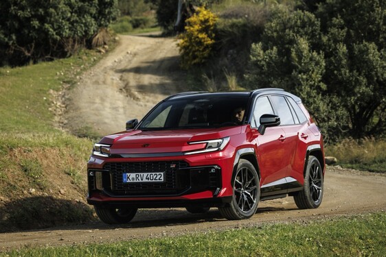 RAV4 PHEV GR SPORT 2026