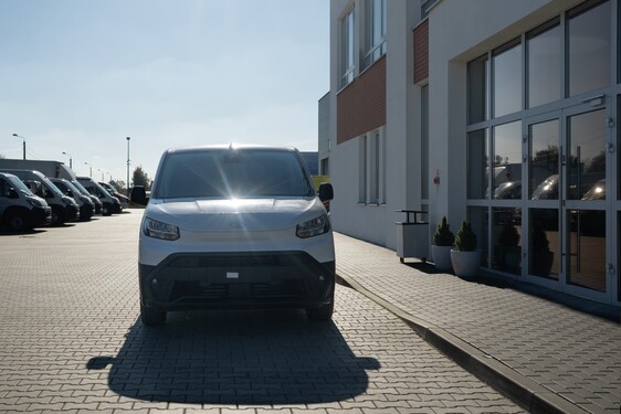 PROACE CITY ZABUDOWY 2025